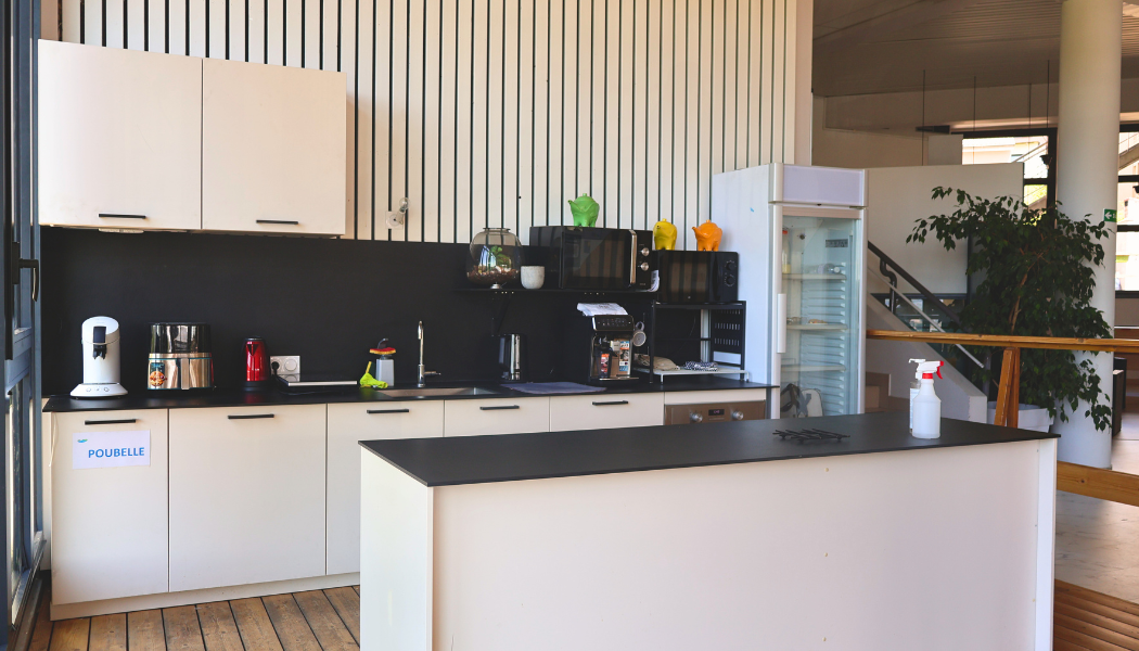 Espace cafétaria coworking annecy